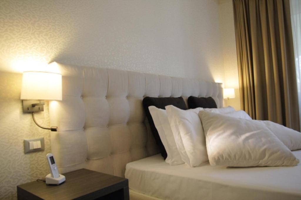 Hll Hotel Lungolago Lecco-Como Lake Zewnętrze zdjęcie