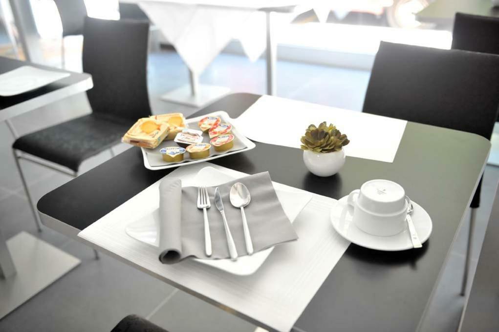 Hll Hotel Lungolago Lecco-Como Lake Zewnętrze zdjęcie